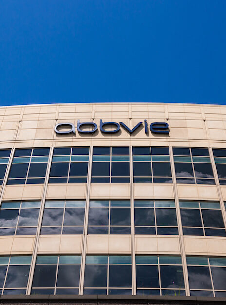 Head-on view of AbbVie's headquarters in Lake Forest, IL
